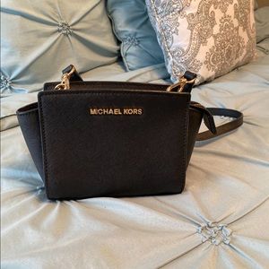 Michael Kors black crossbody purse